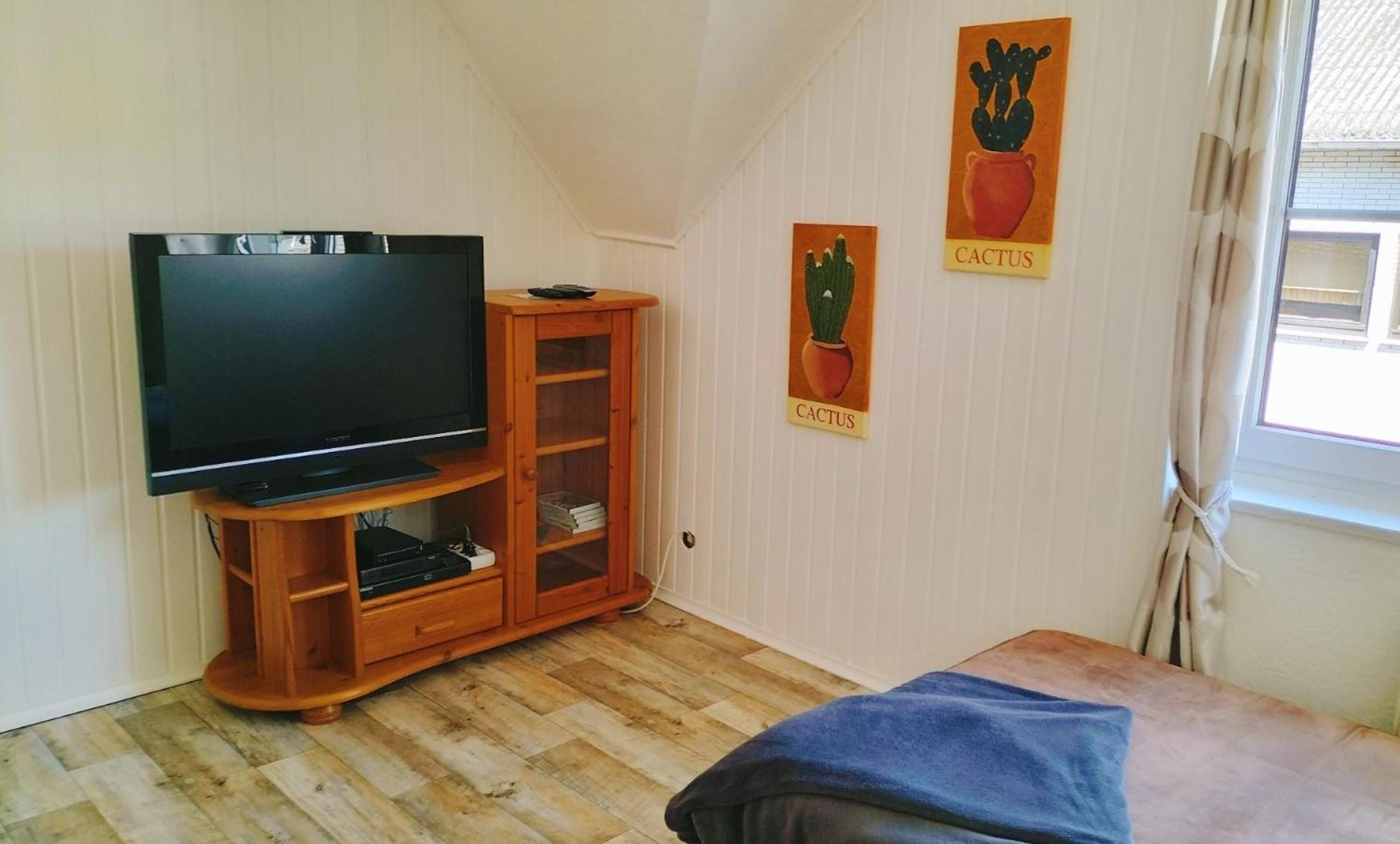 Ferienwohnung Am Nuerburgring 2.Og Adenau Esterno foto